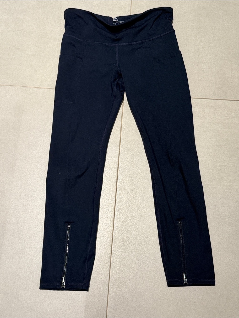 GAP Fit women XS Navy Zip-Hem Active Leggings side pockets
